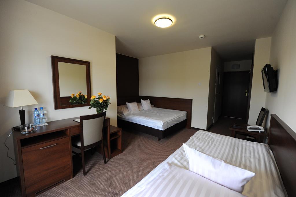 Hotel Kormoran Mierki Eksteriør billede